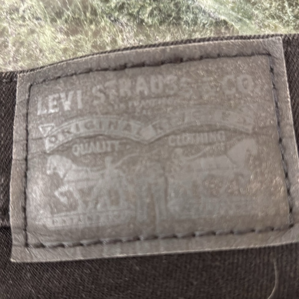 Levi’s black 311 shaping skinny jeans 👖